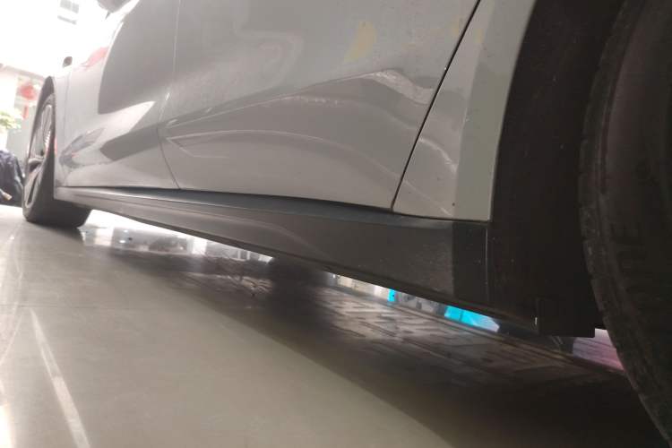 Used Nio ET7 2023 75 kWh Left Side Sill