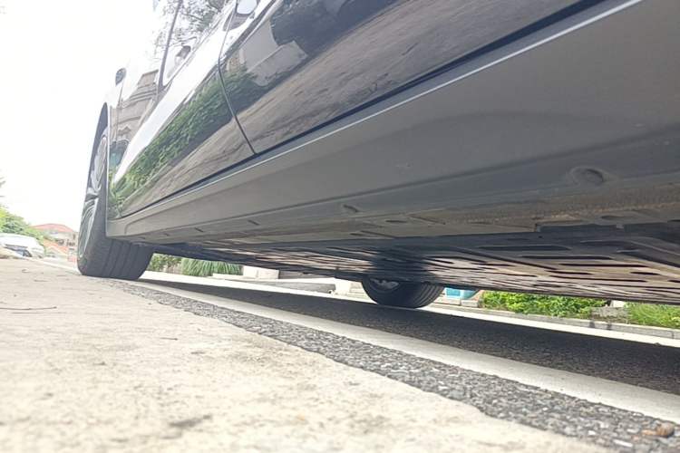Used Nio ET7 2023 75 kWh Left Side Sill