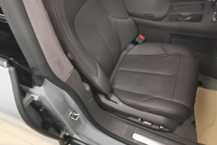 Used Nio ET7 2023 75 kWh Right Front Seat