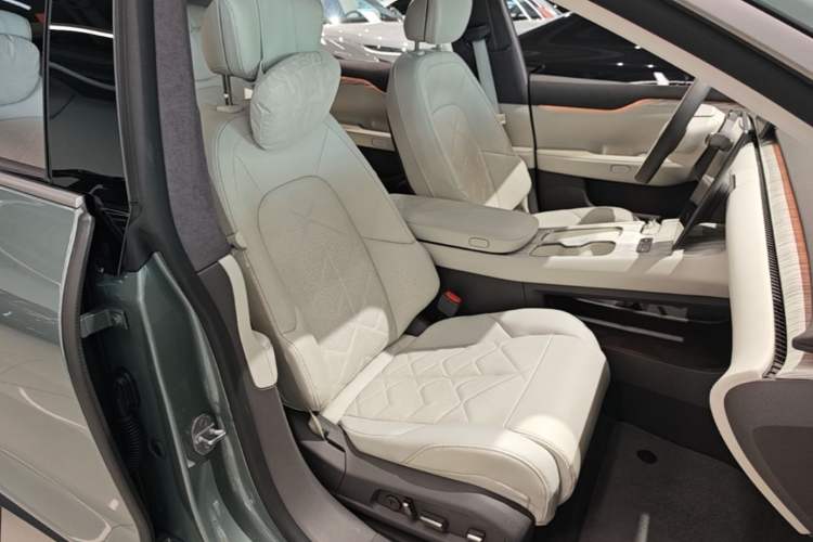 Used Nio ET7 2023 100kWh Signature Edition Right Front Seat