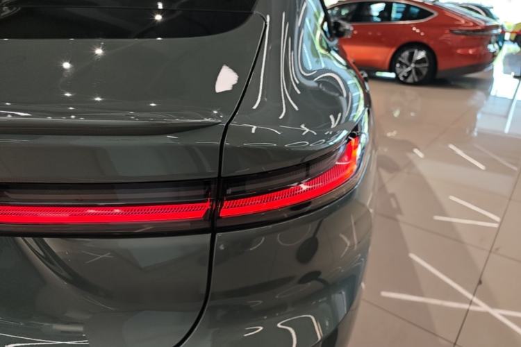 Used Nio ET7 2023 100kWh Signature Edition Right Rear Taillight