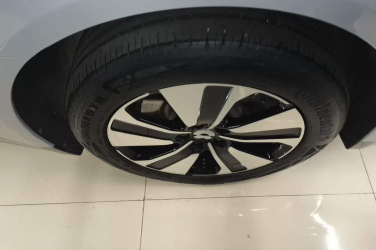 Used Nio ET7 2023 75 kWh Right Rear Wheel Hub