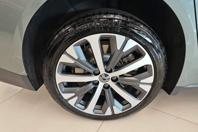 Used Nio ET7 2023 100kWh Signature Edition Right Rear Wheel Hub