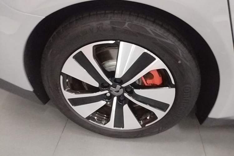 Used Nio ET7 2023 75 kWh Right Rear Wheel Hub