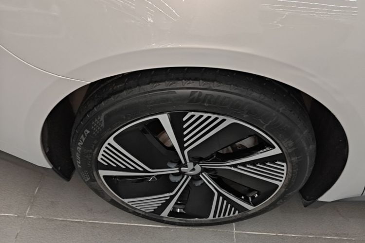 Used Nio ET7 2023 75 kWh Right Rear Wheel Hub