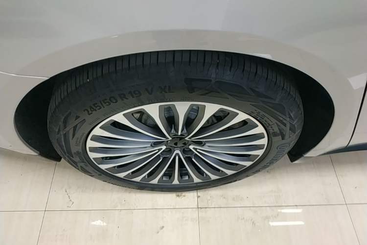 Used Nio ET7 2023 75 kWh Right Rear Wheel Hub