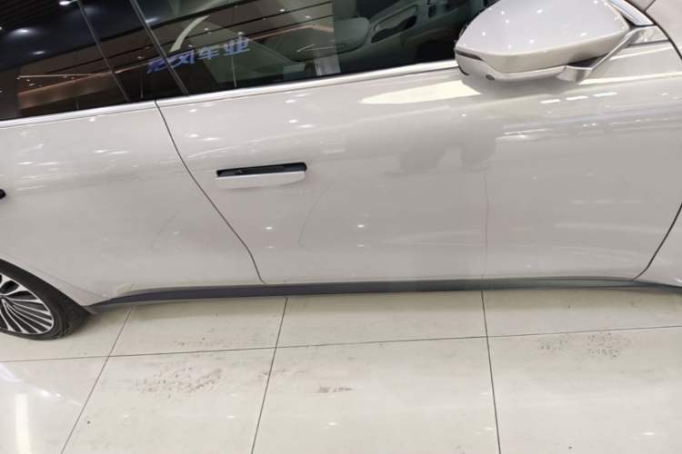 Used Nio ET7 2023 75 kWh Right Side Sill