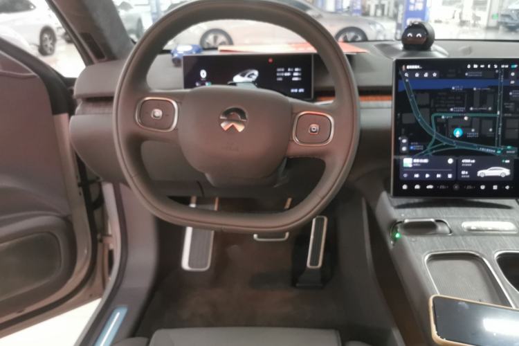 Used Nio ET7 2023 75 kWh Steering Wheel