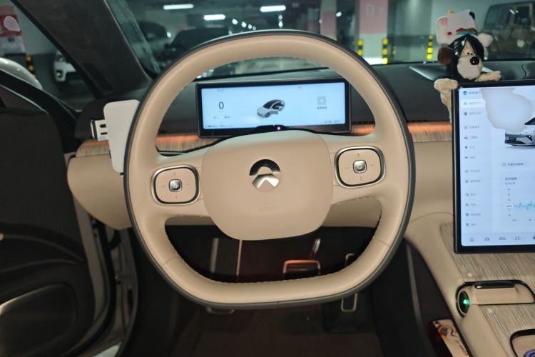 Used Nio ET7 2023 75 kWh Steering Wheel