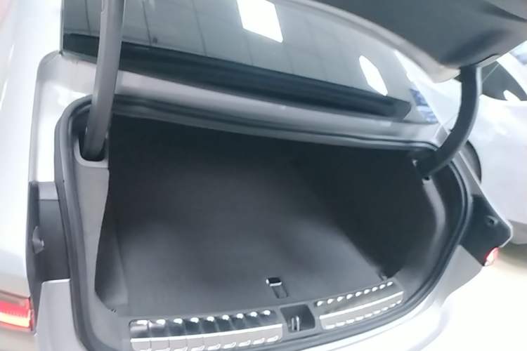 Used Nio ET7 2023 75 kWh Trunk