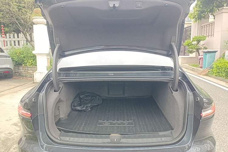 Used Nio ET7 2023 75 kWh Trunk