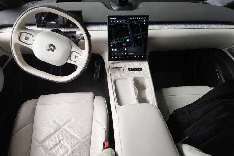 Used Nio ET7 2023 100kWh Center Console