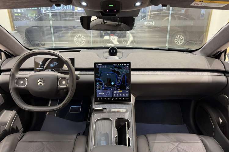 Used Nio ET7 2023 100kWh Signature Edition Center Console