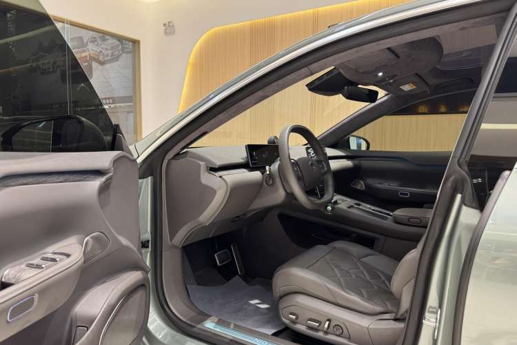 Used Nio ET7 2023 100kWh Signature Edition Driver Seat