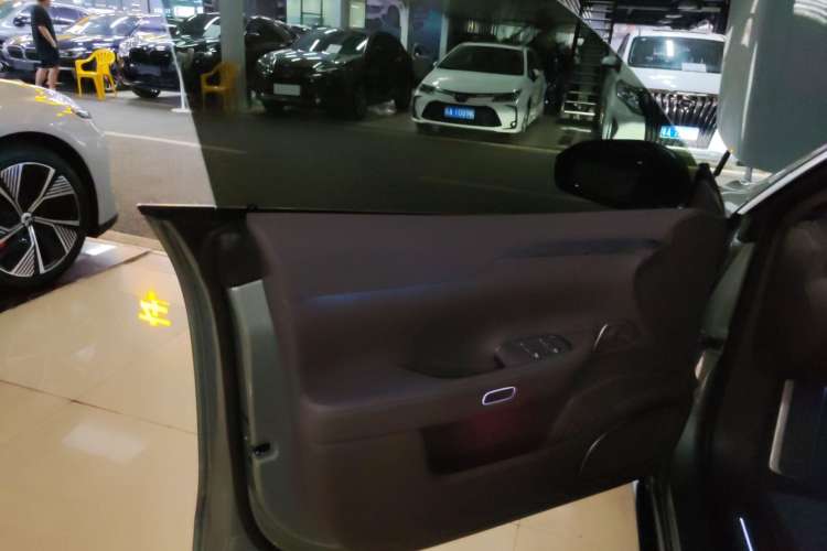Used Nio ET7 2023 100kWh Signature Edition Left Front Door Interior