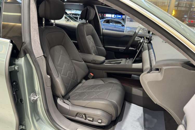 Used Nio ET7 2023 100kWh Signature Edition Right Front Seat