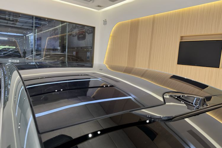 Used Nio ET7 2023 100kWh Signature Edition Roof