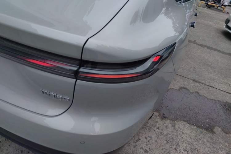 Used Nio ET7 2023 75 kWh Exterior 6