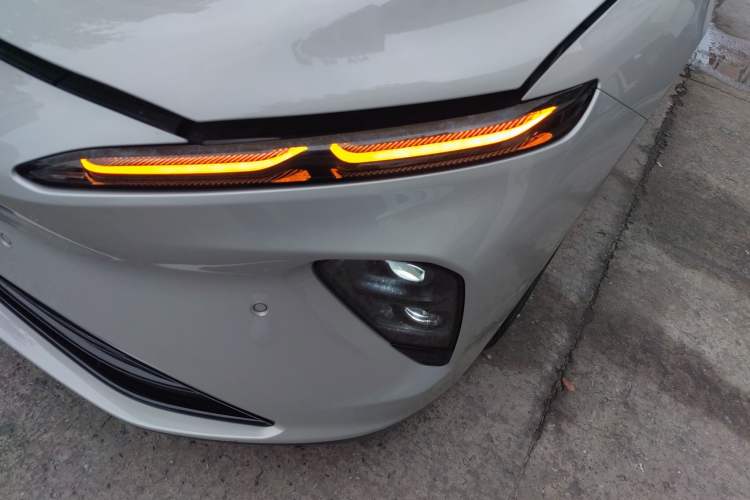 Used Nio ET7 2023 75 kWh Left Front Headlight