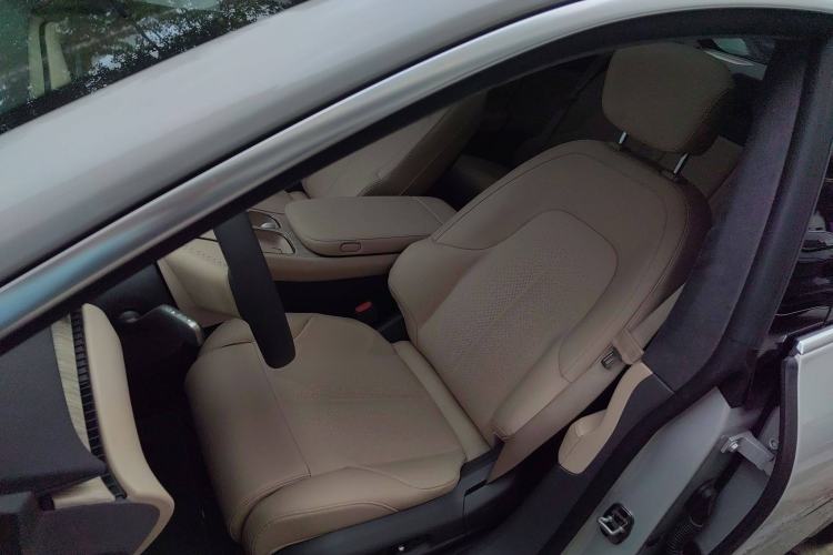 Used Nio ET7 2023 75 kWh Left Front Seat