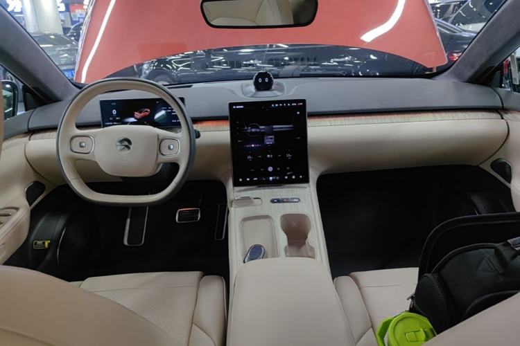 Used Nio ET7 2023 100kWh Center Console