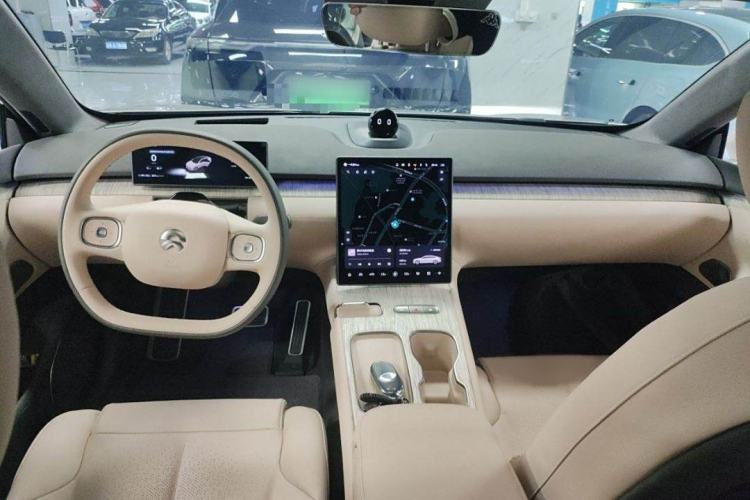 Used Nio ET7 2023 75 kWh Interior 1