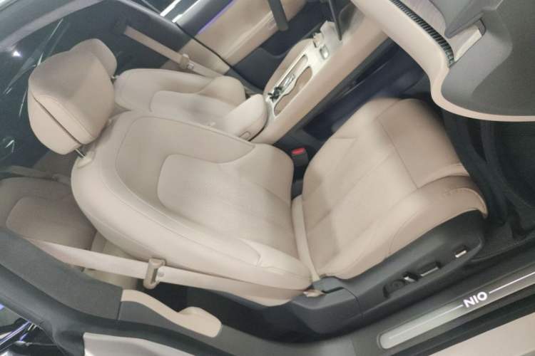 Used Nio ET7 2023 75 kWh Interior 6