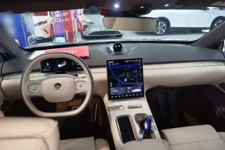 Used Nio ET7 2023 75 kWh Center Console
