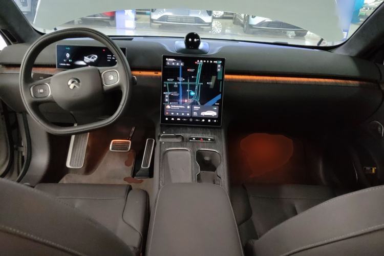 Used Nio ET7 2023 75 kWh Center Console