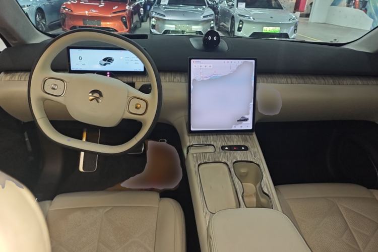 Used Nio ET7 2023 75 kWh Center Console