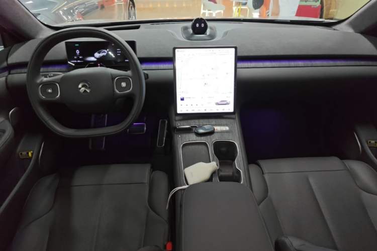 Used Nio ET7 2023 75 kWh Center Console