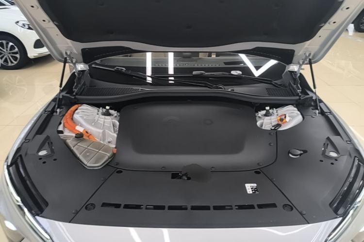 Used Nio ET7 2023 75 kWh Engine Bay
