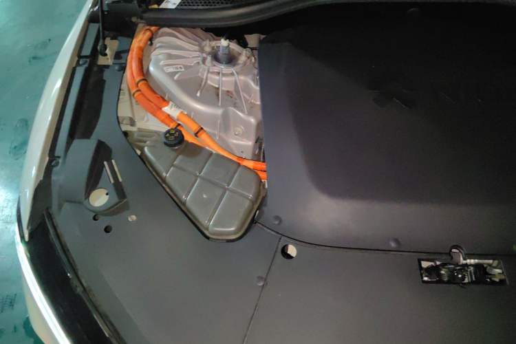 Used Nio ET7 2023 75 kWh Engine Bay Right