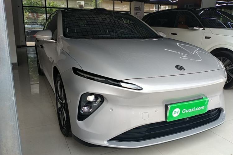 Used Nio ET7 2023 75 kWh Front Right 45 Deg