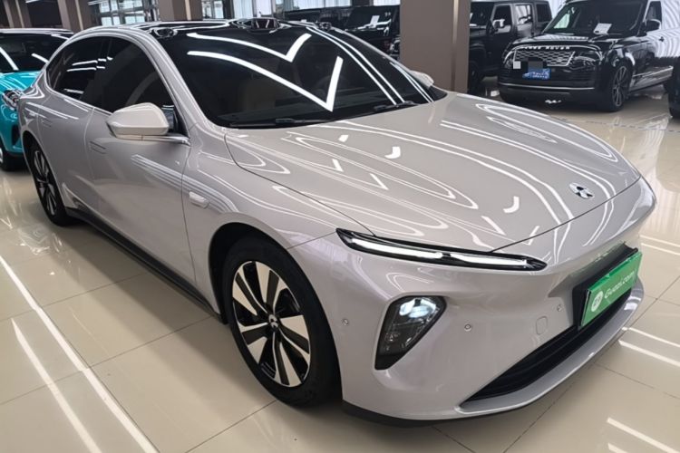 Used Nio ET7 2023 75 kWh Front Right 45 Deg