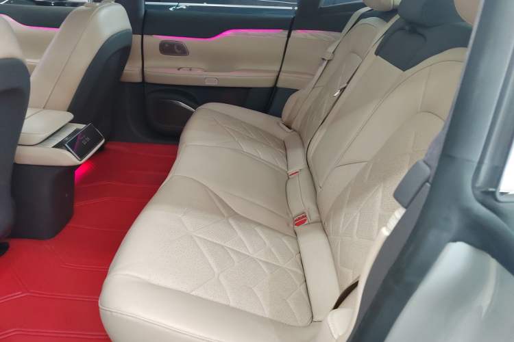 Used Nio ET7 2023 100kWh Signature Edition Interior 4