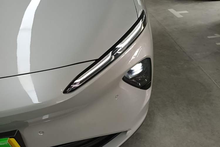 Used Nio ET7 2023 75 kWh Left Front Headlight