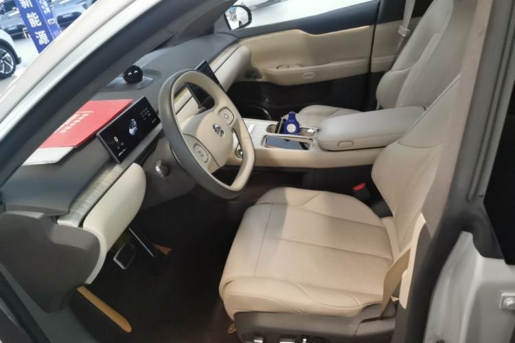 Used Nio ET7 2023 75 kWh Left Front Seat