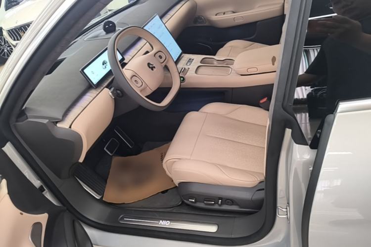 Used Nio ET7 2023 75 kWh Left Front Seat