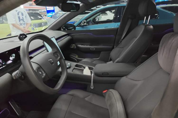 Used Nio ET7 2023 75 kWh Left Front Seat