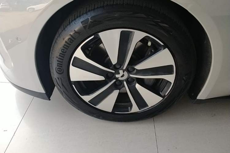 Used Nio ET7 2023 75 kWh Left Front Wheel Hub