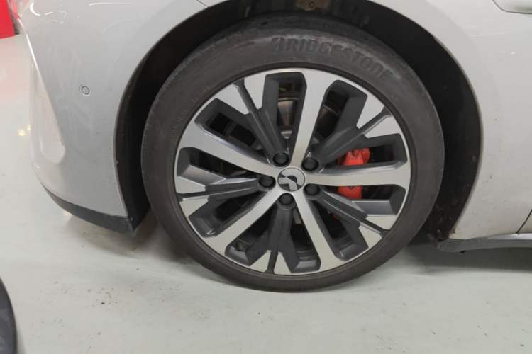 Used Nio ET7 2023 75 kWh Left Front Wheel Hub