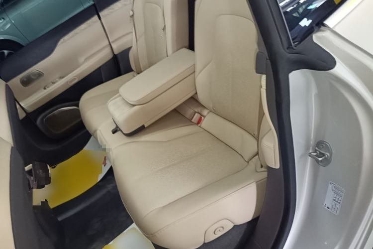 Used Nio ET7 2023 75 kWh Left Rear Seat