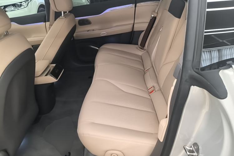 Used Nio ET7 2023 75 kWh Left Rear Seat