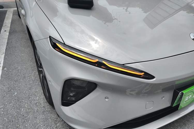 Used Nio ET7 2023 75 kWh Right Front Headlight