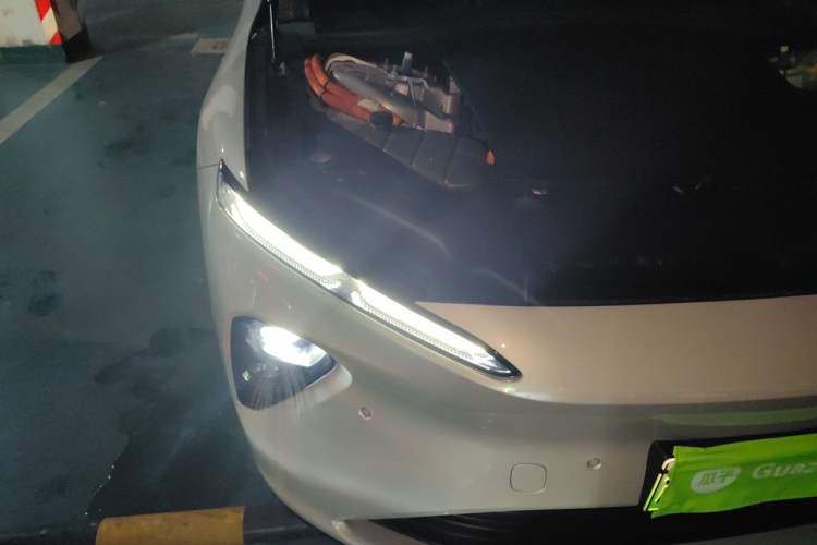 Used Nio ET7 2023 75 kWh Right Front Headlight