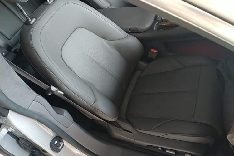 Used Nio ET7 2023 75 kWh Right Front Seat