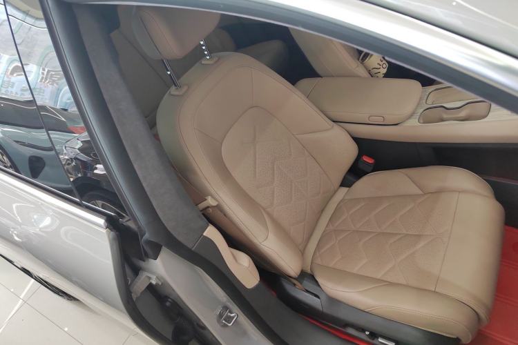 Used Nio ET7 2023 100kWh Signature Edition Right Front Seat