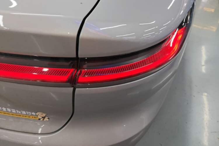 Used Nio ET7 2023 75 kWh Right Rear Taillight