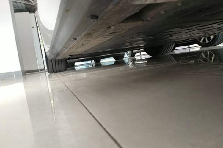Used Nio ET7 2023 75 kWh Right Side Sill